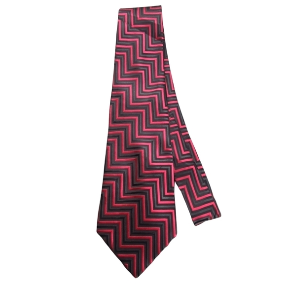 Handmade Red and Black Silk Herringbone Tie - Picture 2 of 6